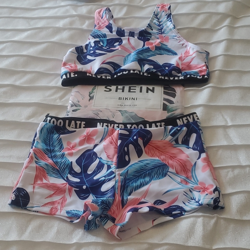 SHEIN Girl's bathing suit